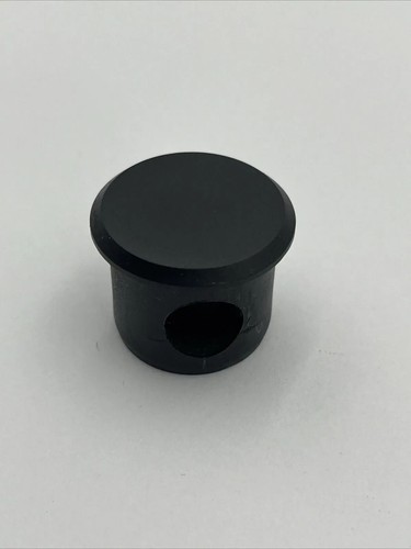 Locking cap thru - thru, front