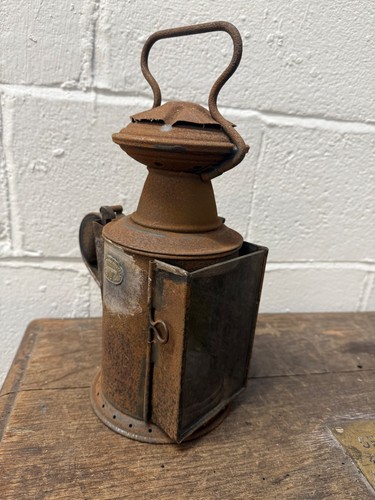 Old secr type - old, square