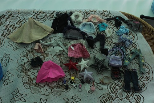 Bundle bratz dolls clothes - bratz,