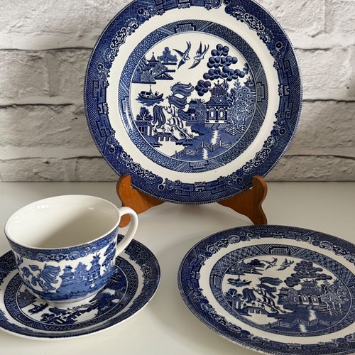Vintage churchill blue willow - churchill,