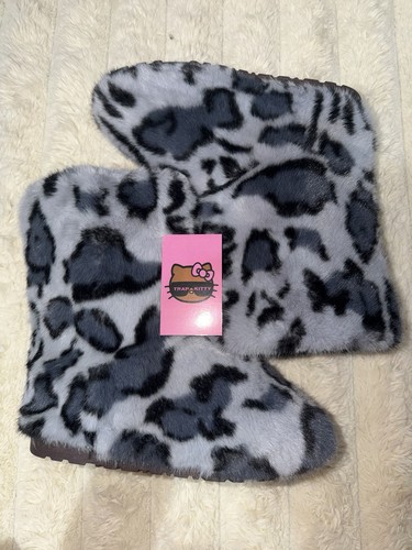Black faux fur y2k kawaii - black,