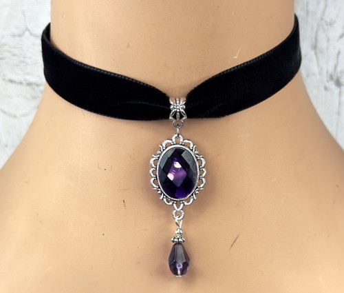 Black velvet choker necklace - black,