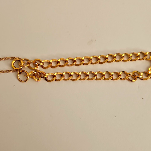 9ct yellow gold curb link - yellow,