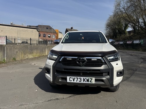 Toyota hilux invincible - invincible, x