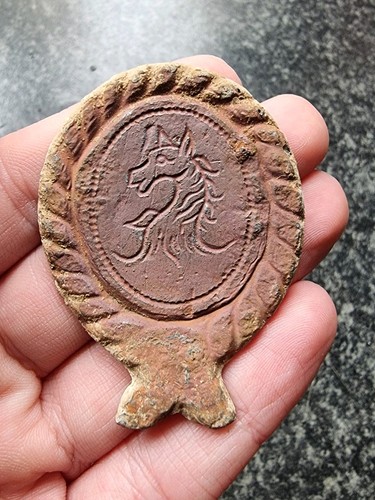 Post medieval georgian horse - post,