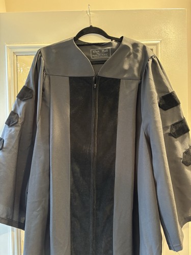 Doctoral graduation gown - gown,