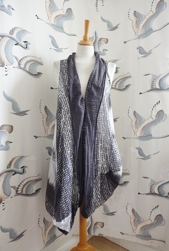 Crea concept grey - &, white