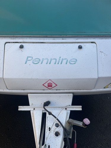 Front gas locker - gas, a