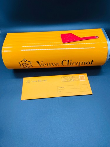 Veuve clicquot champagne - veuve,