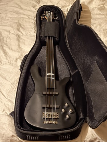 Warwick rockbass rob trujillo - warwick,