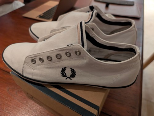 White canvas fred perry uk9 - fred,