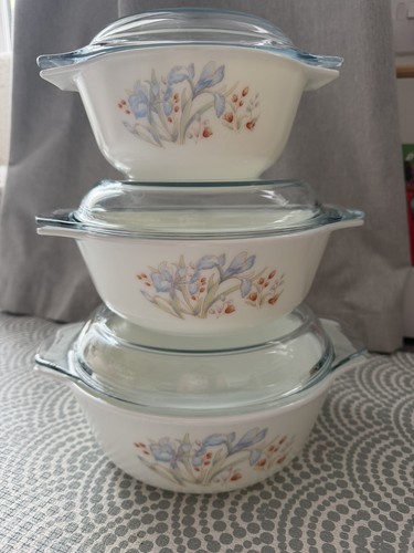 Vintage pyrex blue - blue, iris