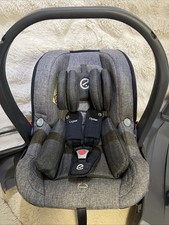Oyster i-Size isofix base and