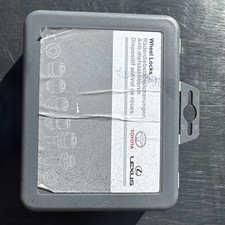 NEW GENUINE TOYOTA / LEXUS