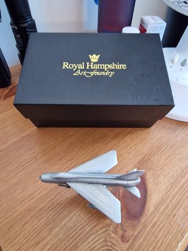 Pewter model lightning - model,