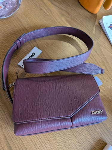 Dkny medium leather crossbody - dkny,