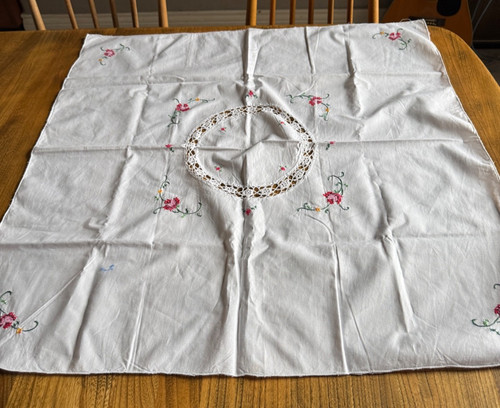 Vintage hand embroidered - hand, &