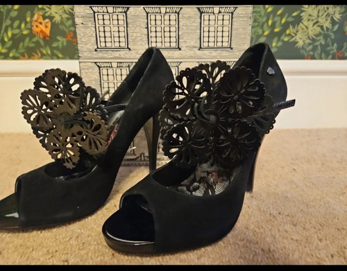 Red dead black suede - dead,