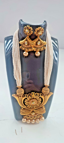 Antique gold finish - antique,