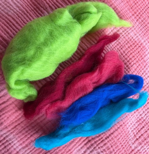 Wool roving pieces for - pieces,