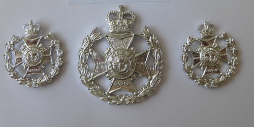 Cap collar badges robin - &, badges,