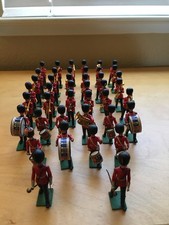 BRITAINS VINTAGE SCOTS GUARDS