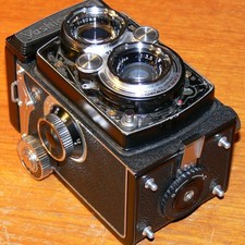 Yashica 635 TLR 120 roll film