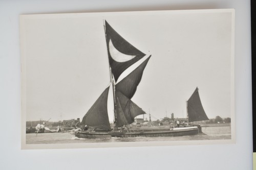 Thames sailing barge - sailing,
