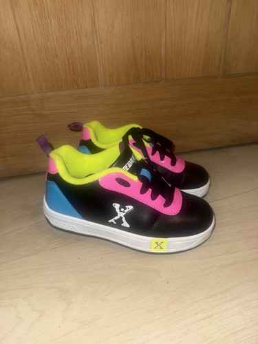 Kids sidewalk wheel heelys - wheel,