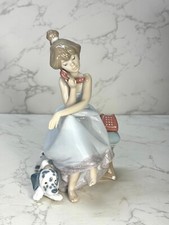 Lladro 5466 Chit-Chat Girl
