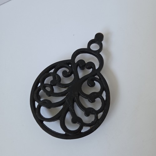 Cast iron octopus - cast,