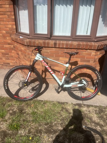 Giant mountain bike - giant,