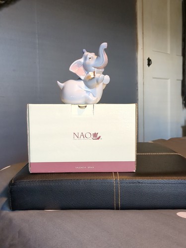 Nao lladro boxed figurine - by,