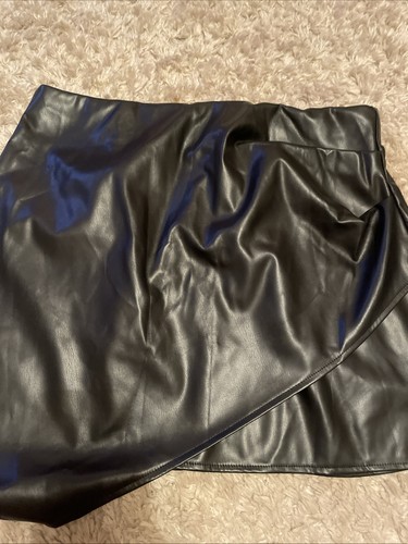 New faux leather skirt six - new,