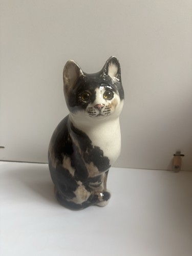 Rare winstanley sitting cat - sitting,