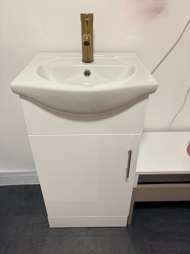 Portable sink plumbing - sink, no