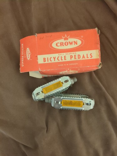 Vintage crown rat trap - crown,