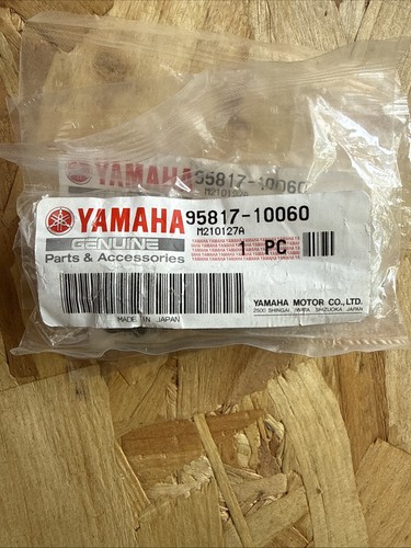 Yamaha bolt flange - yamaha,