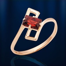 Russian solid rose gold 585 /14ct garnet Ring NWT Beautiful!!!
