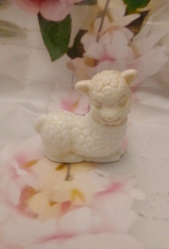 Vintage little lamb - little,