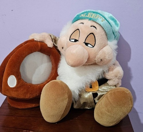 Disney store sleepy - disney,