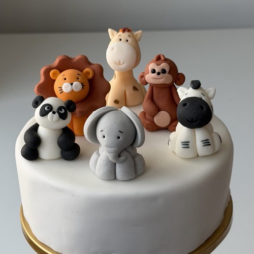 Animals ebible cake topper - cake,