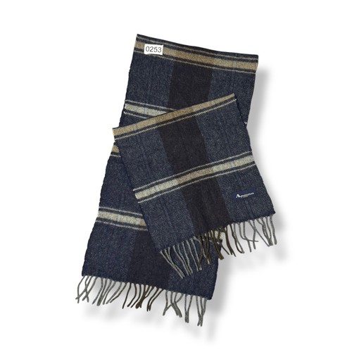Aquascutum london wool scarf - london,