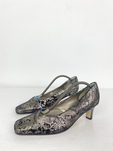 Equity black gold paisley - equity,