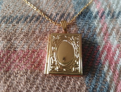 Gold book locket - locket, 20x23x5