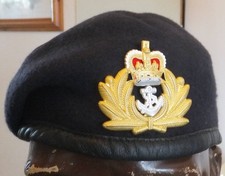 A Royal Navy Officers Beret and Metal Badge (58cm)