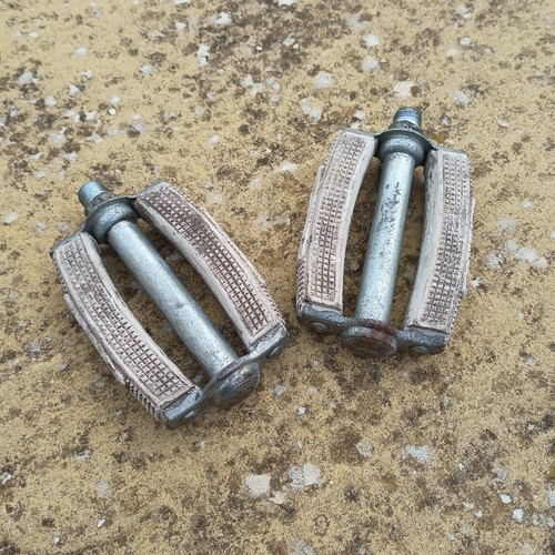 Union vintage bicycle pedals - union,