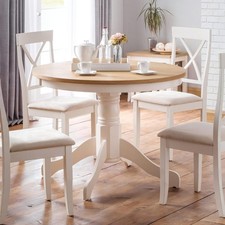 Julian Bowen Davenport Round