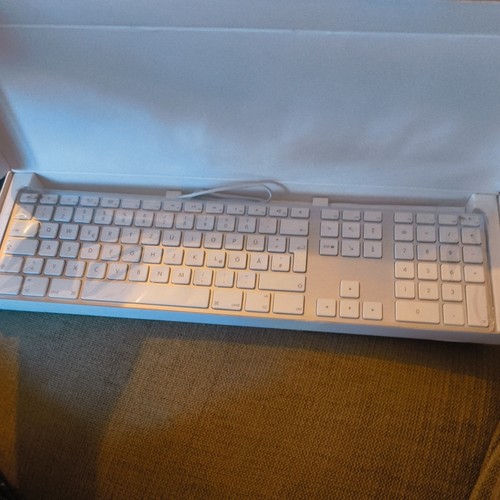 Apple wired usb keyboard - usb,