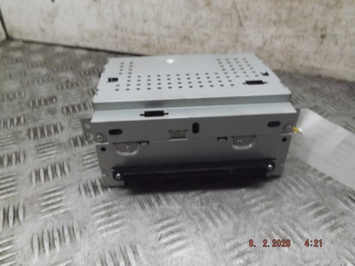 Volvo v70 radio stereo head - radio, cd